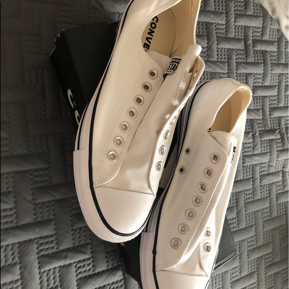 White elastic converse